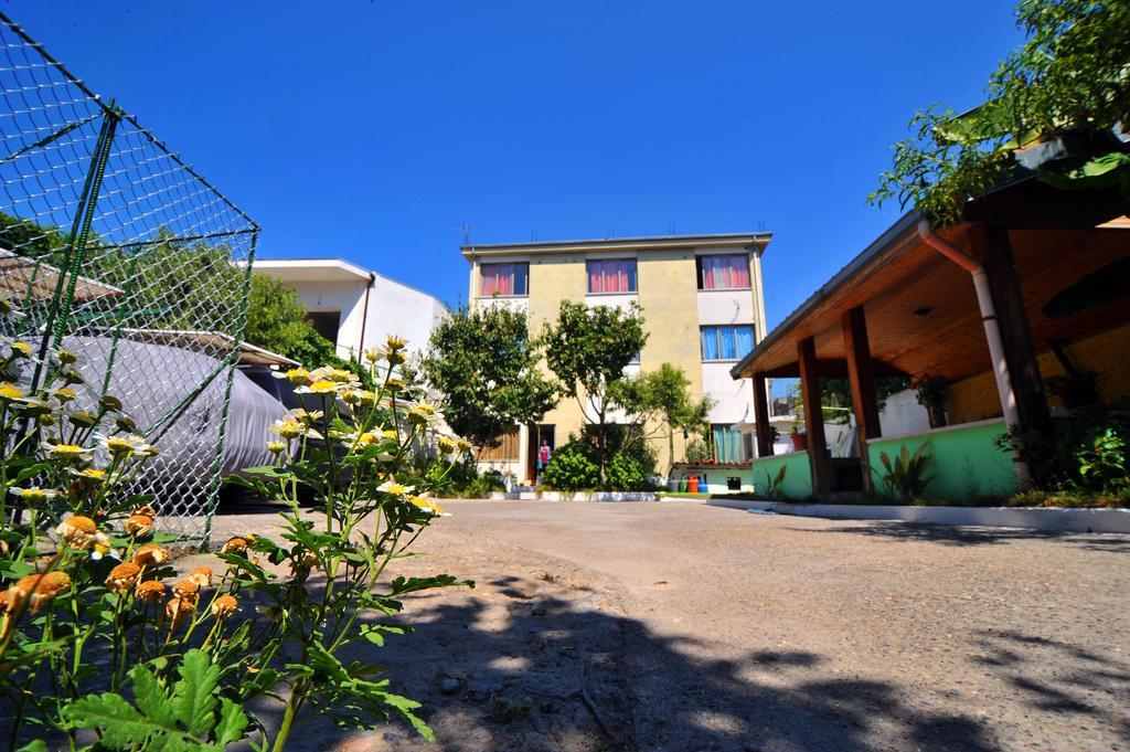 Pemaj Hostel Shkodër Exterior foto