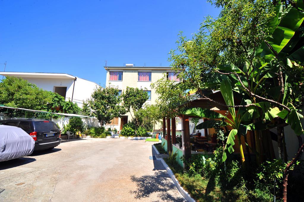 Pemaj Hostel Shkodër Exterior foto