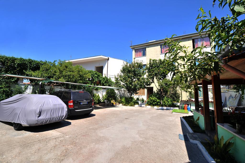 Pemaj Hostel Shkodër Exterior foto
